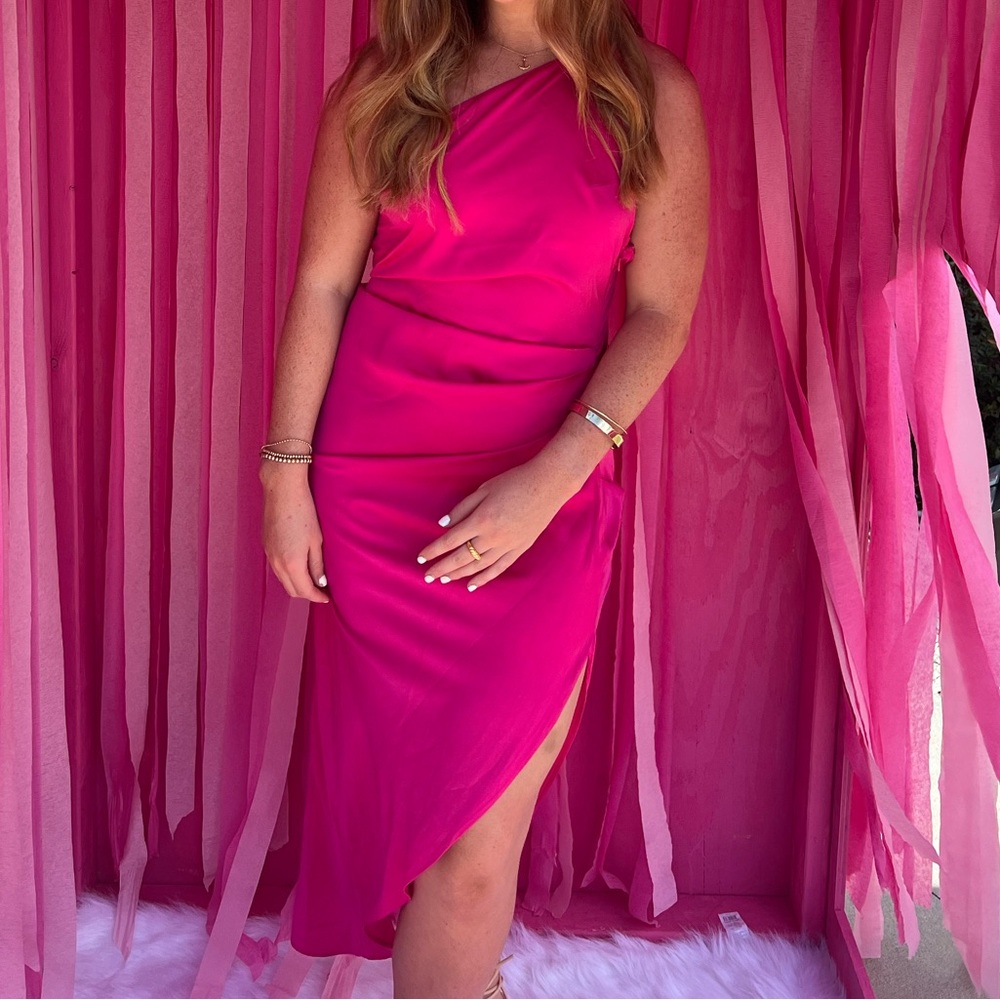 Pink midi dress with gold details